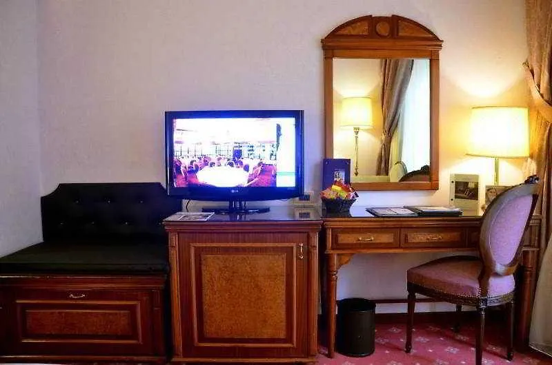 Serenada Golden Palace - Boutique Hotel Beirut 4*,