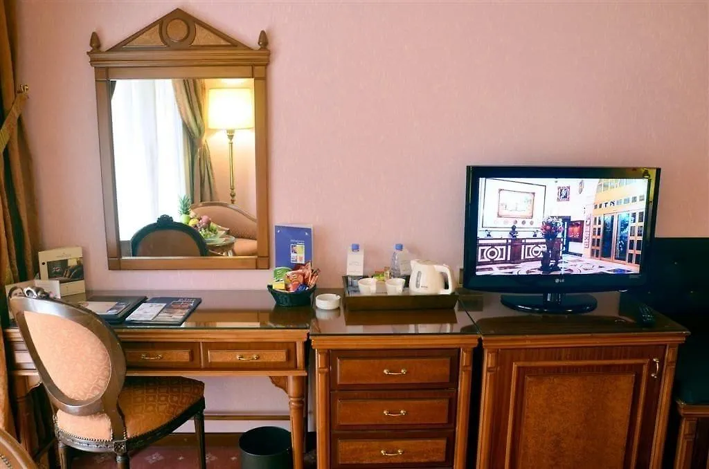 Serenada Golden Palace - Boutique Hotel Beirut 4*,